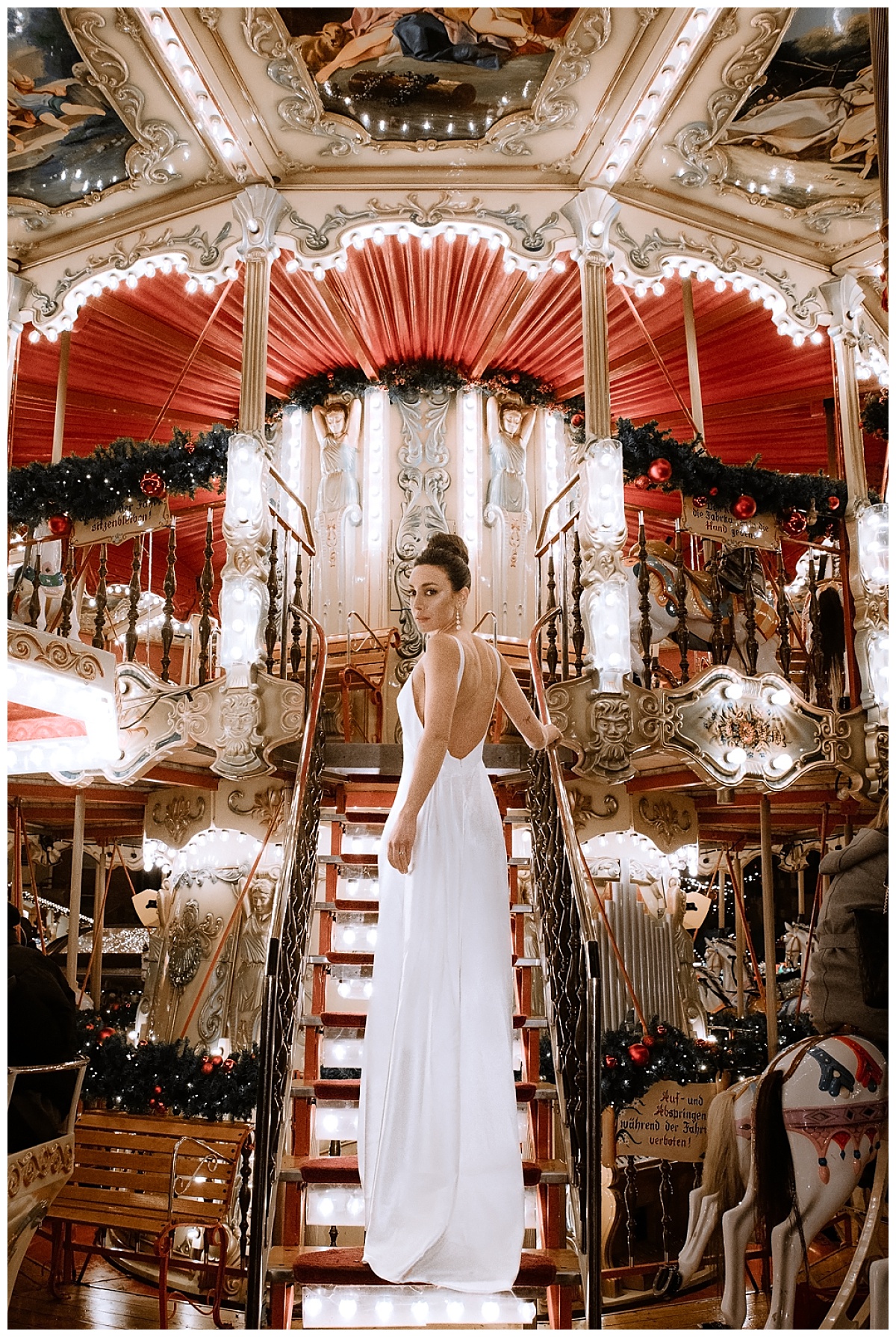 Merrygoround, wedding at Christmas Amber&Muse